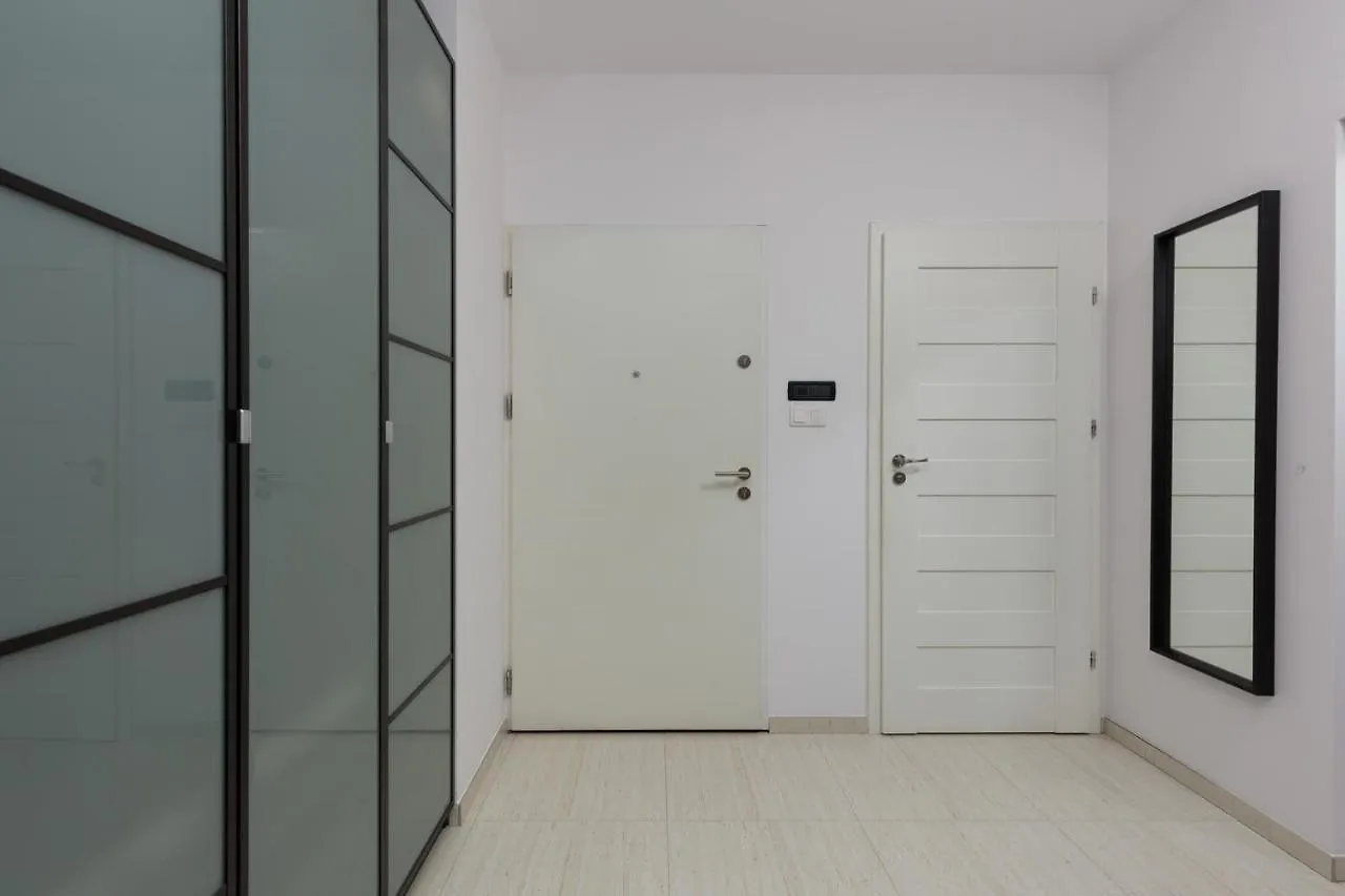 Kolejowa Apartments Warsaw by Renters