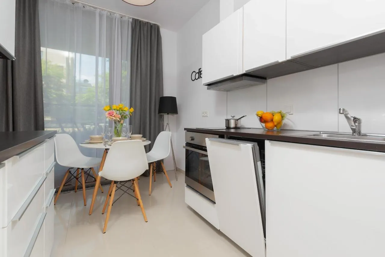 Kolejowa Apartments Warsaw by Renters
